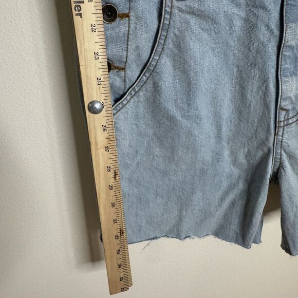 BDG Shortall Overalls Womens 30W Light Wash Denim Distressed Raw Hem Shorts - Picture 9 of 15